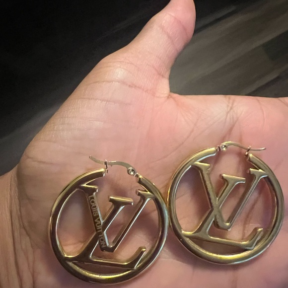 Louis Vuitton hoop earrings - Picture 2 of 3